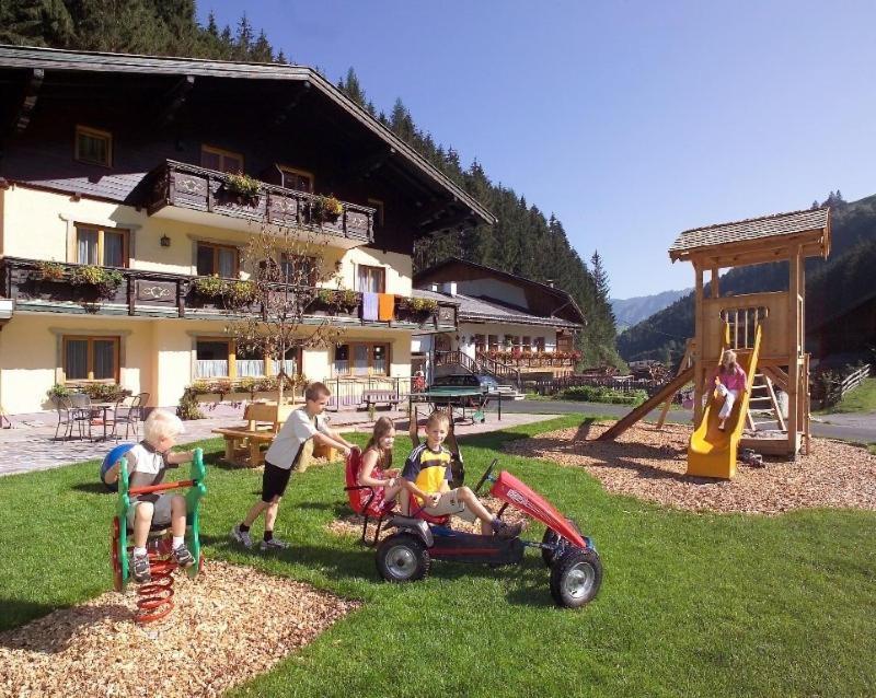 Feriendorf Holzlebn Grossarl Buitenkant foto
